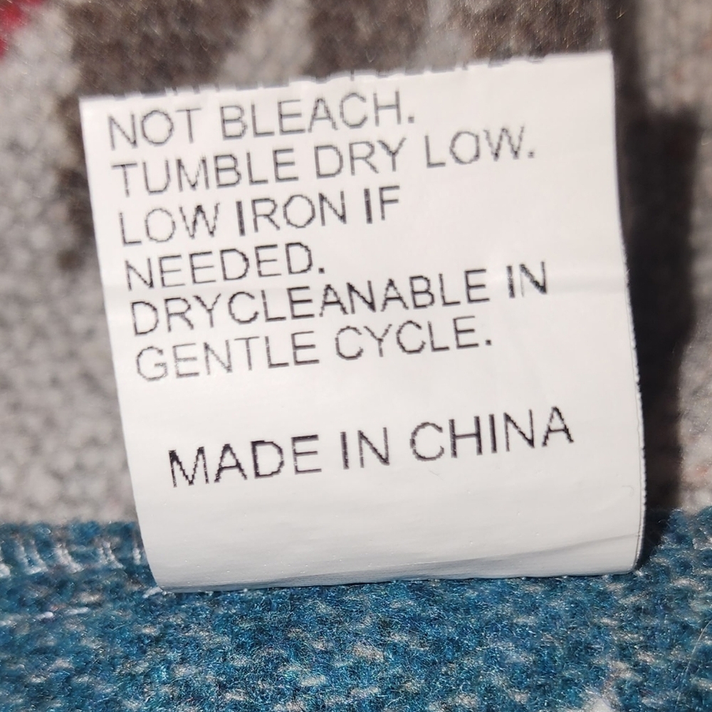 Emery Rose Aztec Patterned Button-Up Jacket. Pit/… - image 4